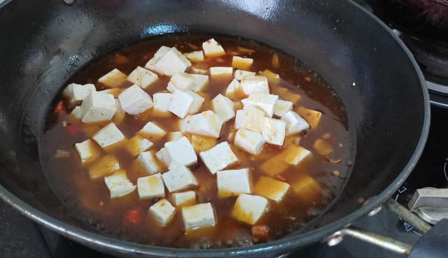 豆腐最好吃的做法，天热这样做，比吃大鱼大肉都解馋，很下饭