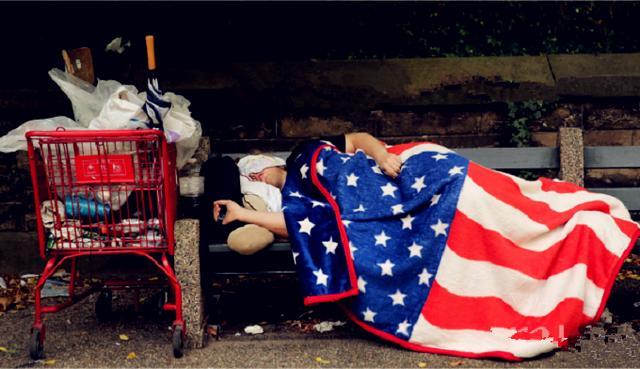 美国经济存在着一个庞大骗局，外媒：超过50万美国人或无家可归