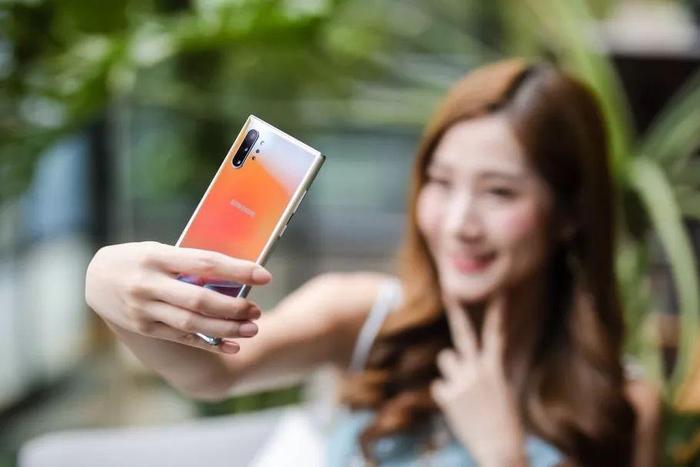 三星Galaxy Note10 解锁5G新体验，瑞士民众抗议5G辐射！