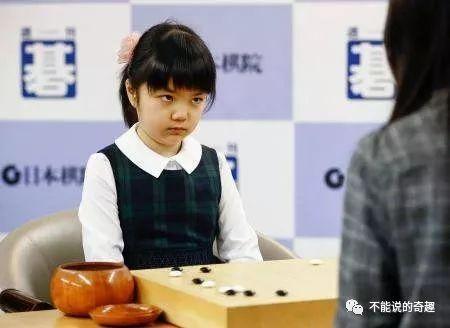 来！感受一下这个10岁围棋职业棋士包子脸和“冰霜之瞪”的魅力