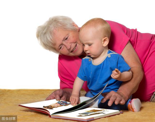 孙子写作业期间被亲妈训斥，奶奶一个做法让人始料未及