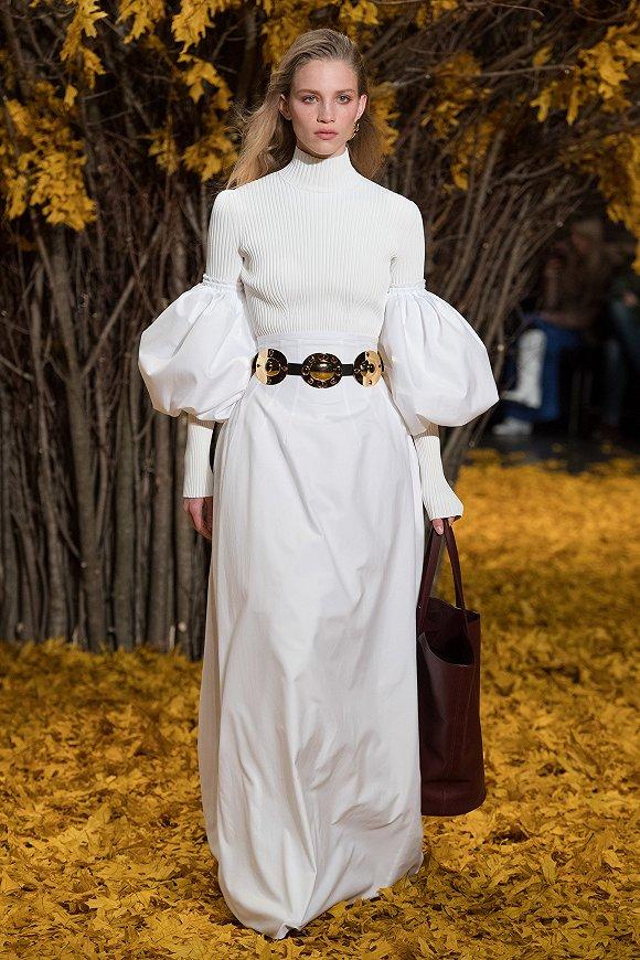 Khaite 2019秋冬系列 图片来源:Vogue