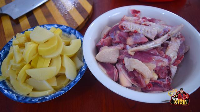 鸭肉的新吃法，酸辣开胃超下饭，做法还很简单，上桌瞬间被扫光！