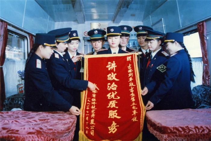 吉林“群众号”列车与新中国同龄，是全国第一个进京的“慢车”