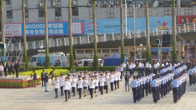 国旗飘扬，国歌嘹亮！澳门特区举行70周年国庆升旗仪