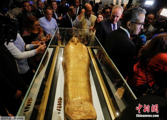 埃及流失文物“牧师纳吉姆-安赫金棺”回归后首次展出埃及流失文物“牧师纳吉姆-安赫金棺”回归后首次展出