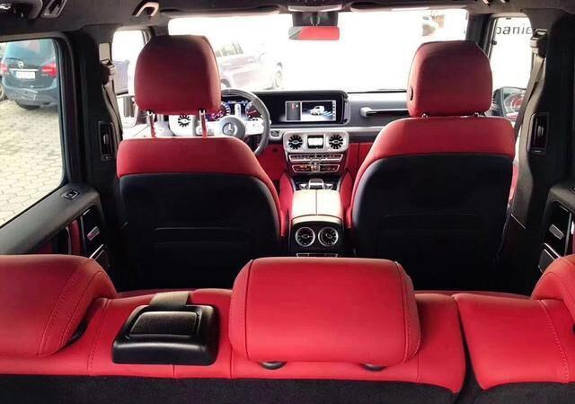中国红“奔驰G63 AMG”亮相，尺寸更大，配V8发动机，带三把锁