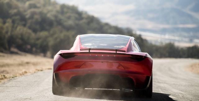 特斯拉纯电跑车Roadster明年下线，售价25万美元