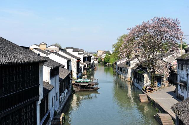 浙江这座古镇始于新石器时代，是丝绸名镇，文化之邦，诗书之乡