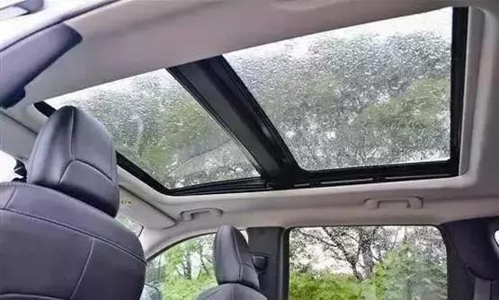 买车都想带天窗，可正确的使用方法99%的人不知道