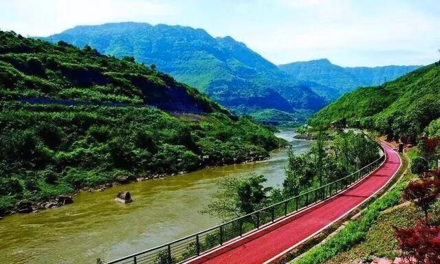 贵州四条最美自驾公路，一路峡谷深流，一路峰林田野，如在画中游