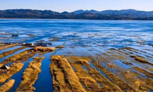 贵州四条最美自驾公路，一路峡谷深流，一路峰林田野，如在画中游