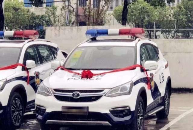 中国警车“大换血”，大众丰田被淘汰，新车尽显大国风范