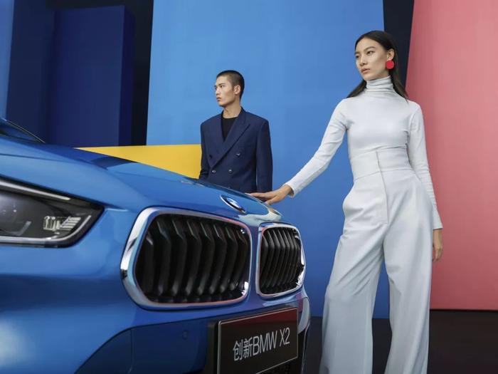 抓住有主见的个性年轻人，还得看颜出必型的创新BMW X2