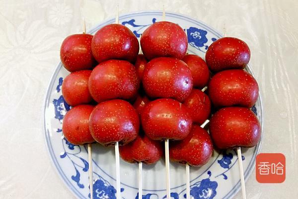 老北京特别小吃糖葫芦，在家也能做，酸甜可口，大人小孩都爱吃