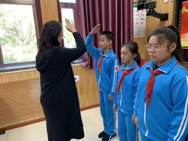 北京市石景山区炮厂小学开展第六次少先队员代表大会