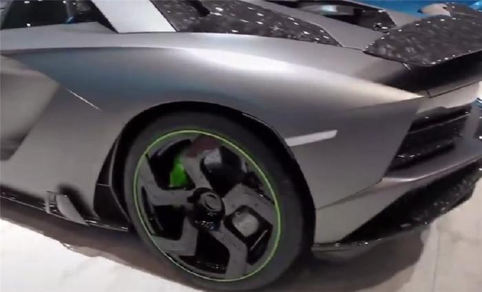 1250匹马力兰博基尼，配“绿色M”标，2.6秒，车尾是大理石风格
