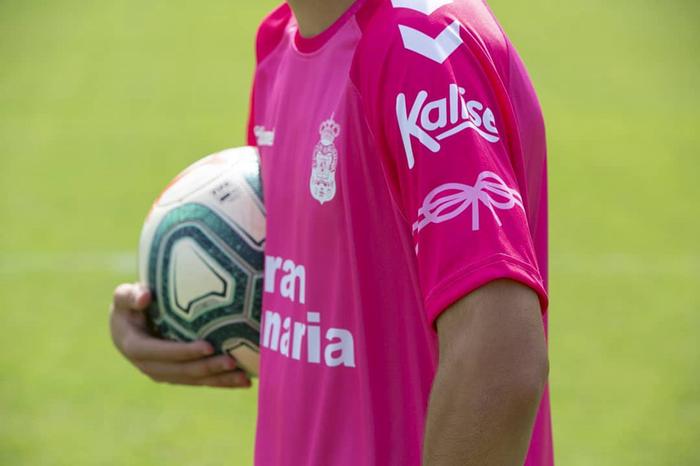 拉斯帕尔马斯发布2019/20赛季粉红限量版球衣