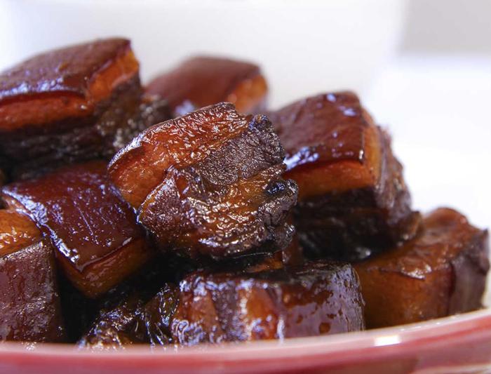 西方网民Quora提问：为什么中国人还在吃猪肉？网友怒怼