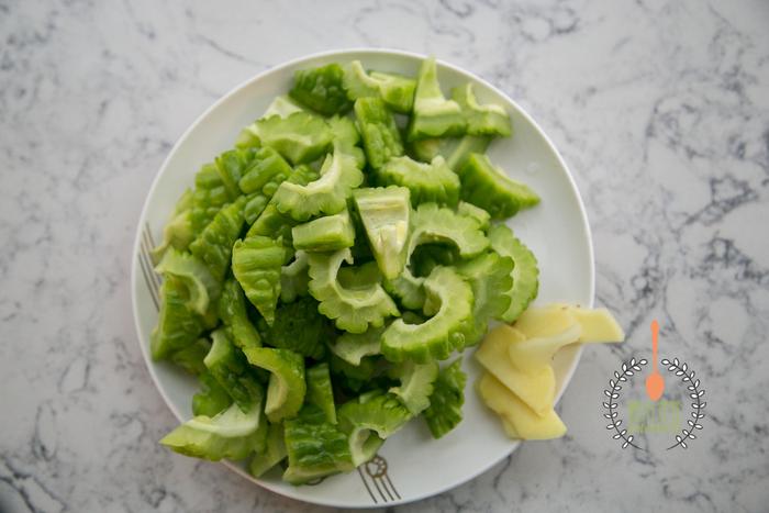 秋季去火就要多吃这个菜，堪称植物胰岛素，这两种食材一起炒才香