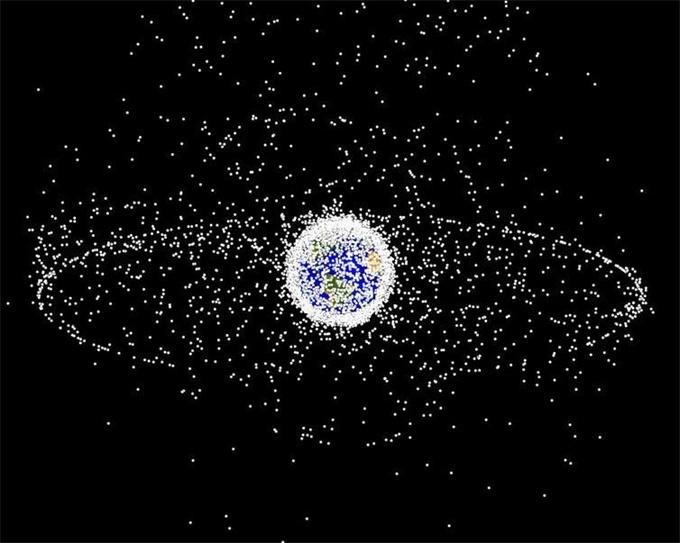 泛滥成灾！科学家研发出新型卫星技术躲避太空垃圾