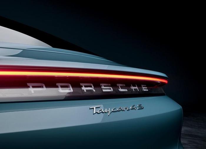 或为走量主力车型，保时捷Taycan 4S正式上市，售114.80万元
