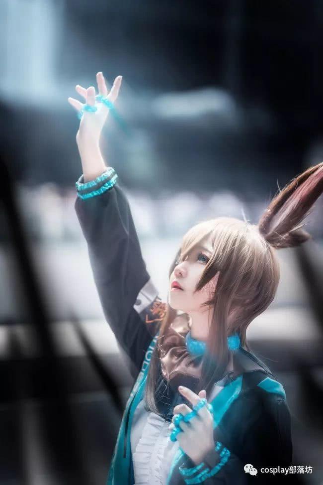 cos：明日方舟，兔耳小姐姐阿米娅的场照