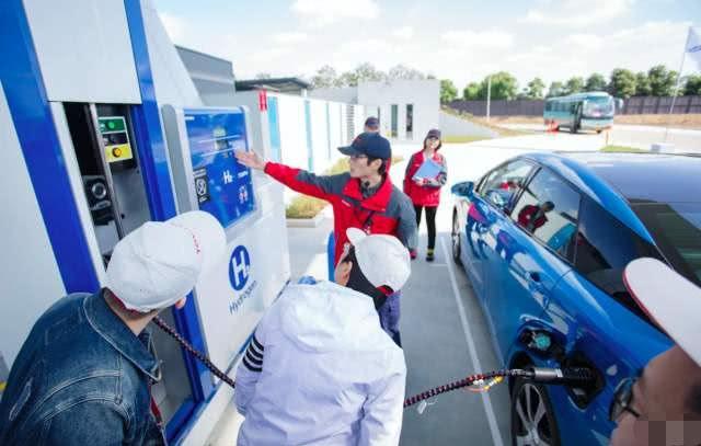 韩国氢动力出租车上线，充电5分钟跑600公里，比亚迪慌了