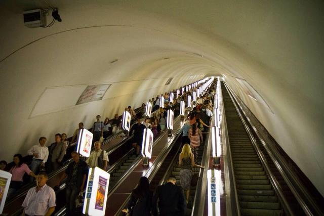 最深的地铁站：位于地下105米，坐电梯需要5分钟，可以做防空洞
