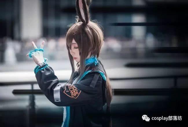 cos：明日方舟，兔耳小姐姐阿米娅的场照