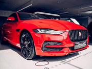 新款“捷豹XE”实车亮相，外观比宝马3系帅，2.0T爆发300马力！