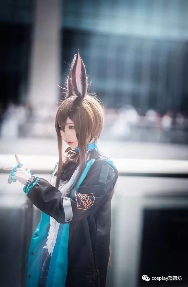 cos：明日方舟，兔耳小姐姐阿米娅的场照