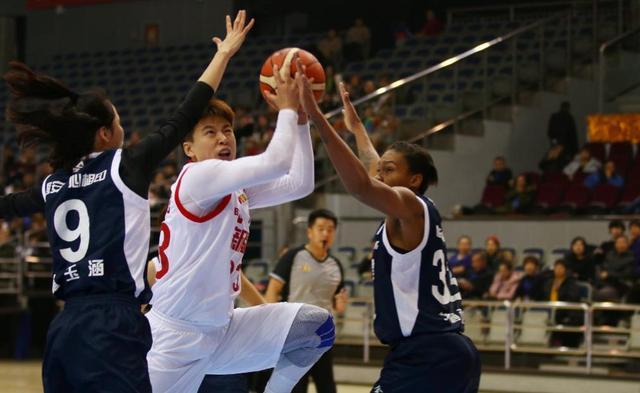 两WNBA小将汇聚新疆女篮 新赛季见证“不许”组合捍卫禁飞区