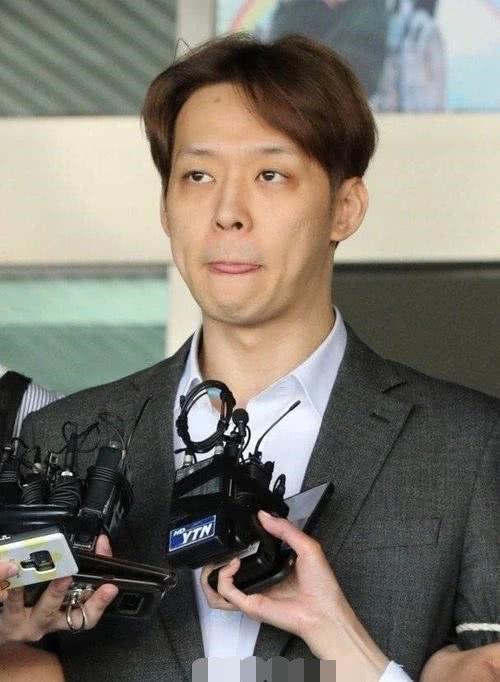 韩国男星金俊秀出售酒店被骗1.8亿，JYJ组合堪称多灾多难