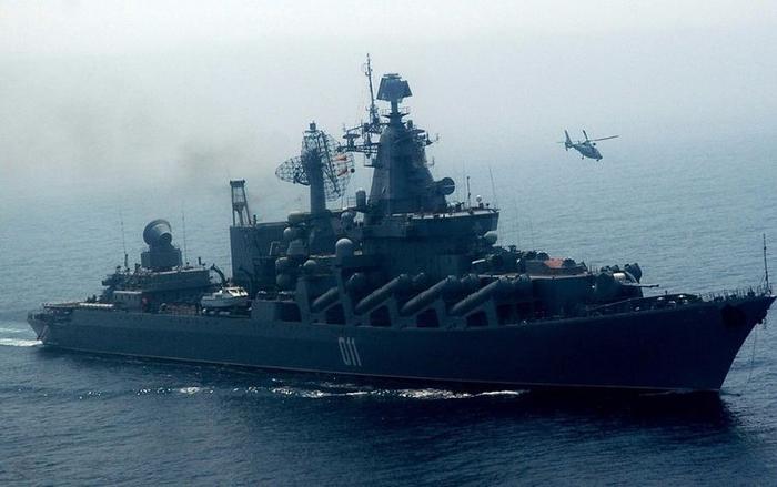 海上传来巨响，几十艘战舰齐出动，普京一声令下，连射16枚导弹