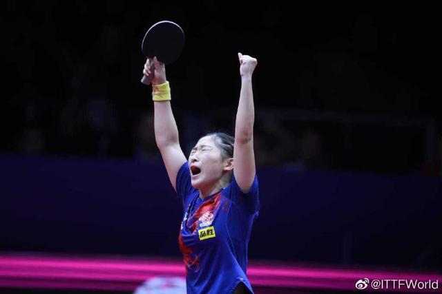 振臂高呼！刘诗雯连夺世乒赛+世界杯两冠，距东京奥运仅一步之遥