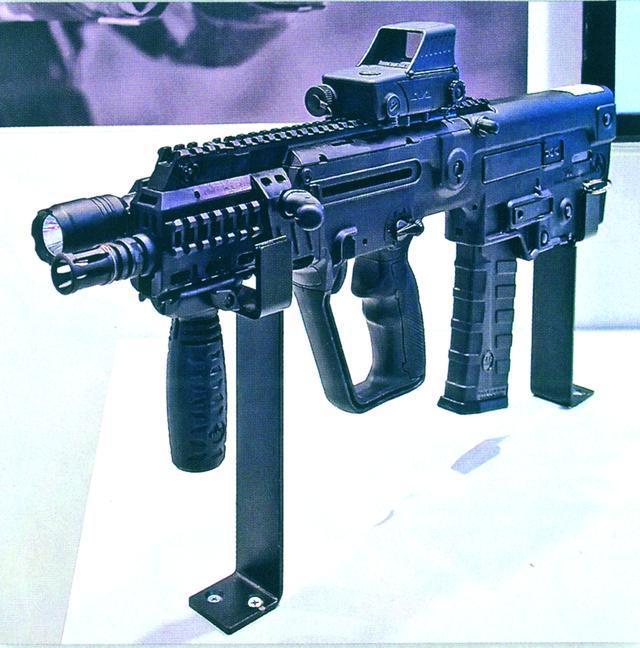 以色列武器工业公司（IWI）5.56mm紧凑型X95自动步枪
