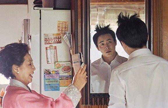 韩国暑期档的一匹黑马，灾难喜剧片《极限逃生》，看到女主，爱了