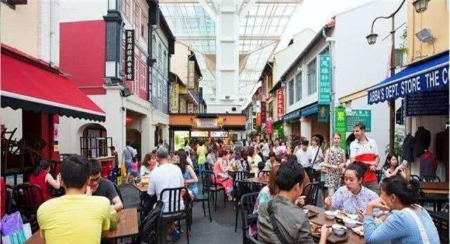 新加坡食品安全有多好？当地人厨房是摆设，三餐全吃“路边摊