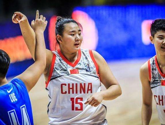 20分19板！17分21板！打爆日韩，中国女篮又出一个“巨无霸”