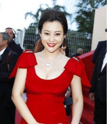 被邓超抛弃后，她头婚嫁李光洁二婚嫁刘烨，一个女演员的自毁