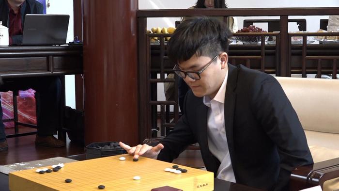 倡棋杯决赛柯洁乱战胜周睿羊 三番胜负1:0领先