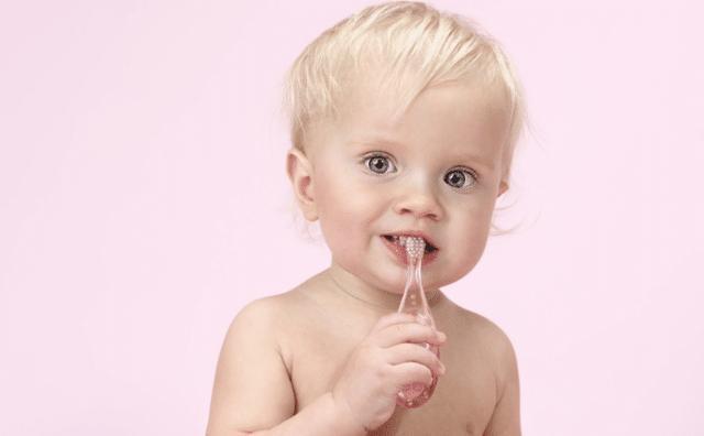牙科医生提醒，孩子正在换牙的父母们，你们一直都做错了什么？