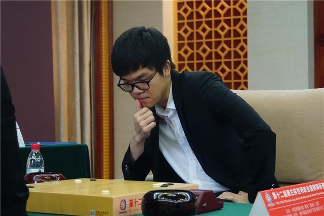 "弈周棋讯丨杨鼎新农心杯三连胜，棋手排名柯洁反超申真谞列第一"