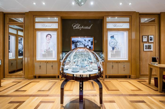 演员杨紫出任 Chopard 萧邦沈阳中兴专卖店“一日明星店长”