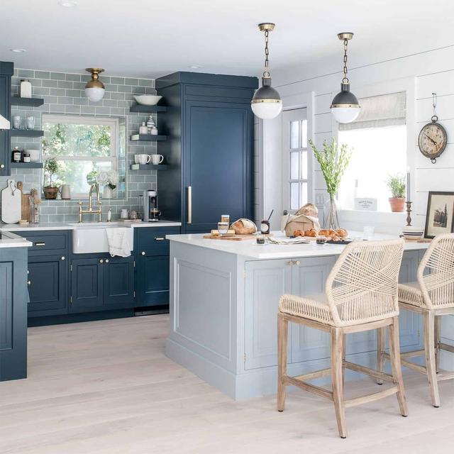 摈弃传统的白色厨房，看看这些大胆的蓝色厨房设计