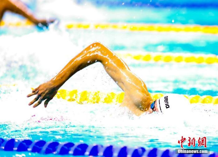 季新杰获军运会男子400米自由泳冠军季新杰获军运会男子400米自由泳冠军