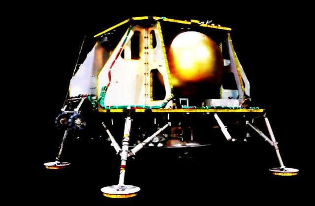 飞越永夜区！嫦娥七号开创人类又一首次，寻找月球水源的先锋兵力