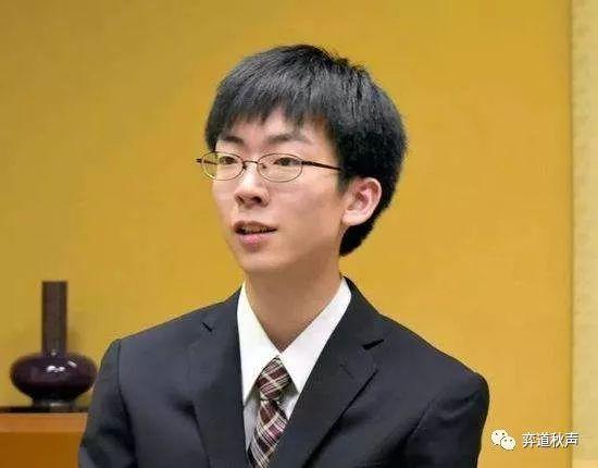 日本棋界巅峰之战：王座挑战赛芝野虎丸半目险胜井山裕太