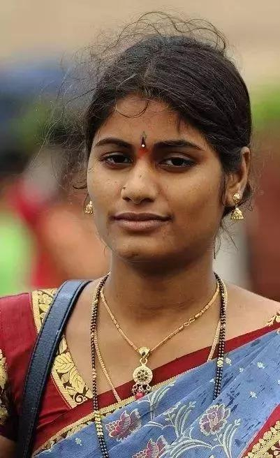 现今印度人如厕的条件还是如此差劲吗？...